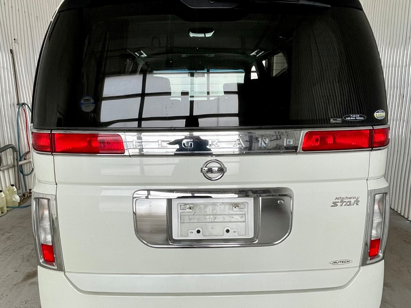 
								2004 Nissan Elgrand #18 full									