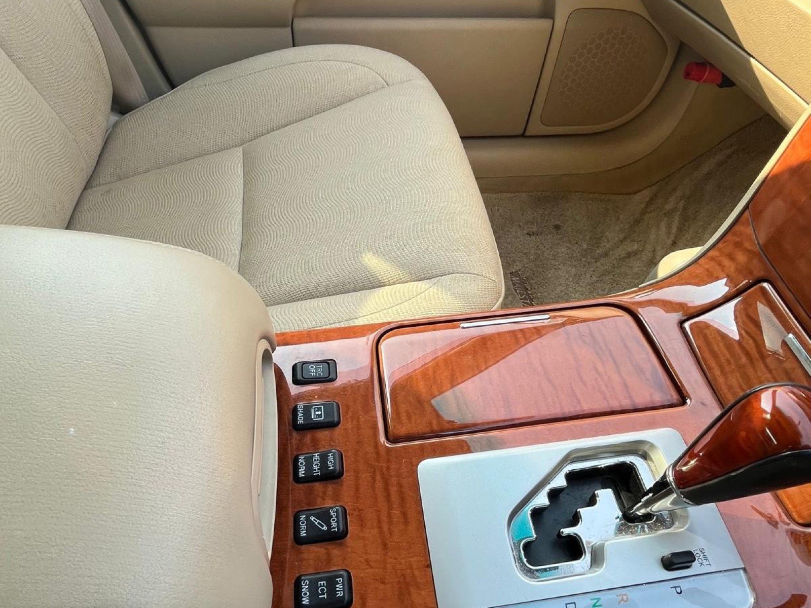 
								2004 Toyota Crown Majesta #4 full									