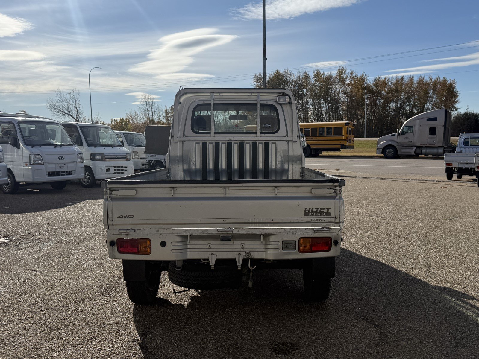 
								2005 Daihatsu Hijet 4WD #92 full									