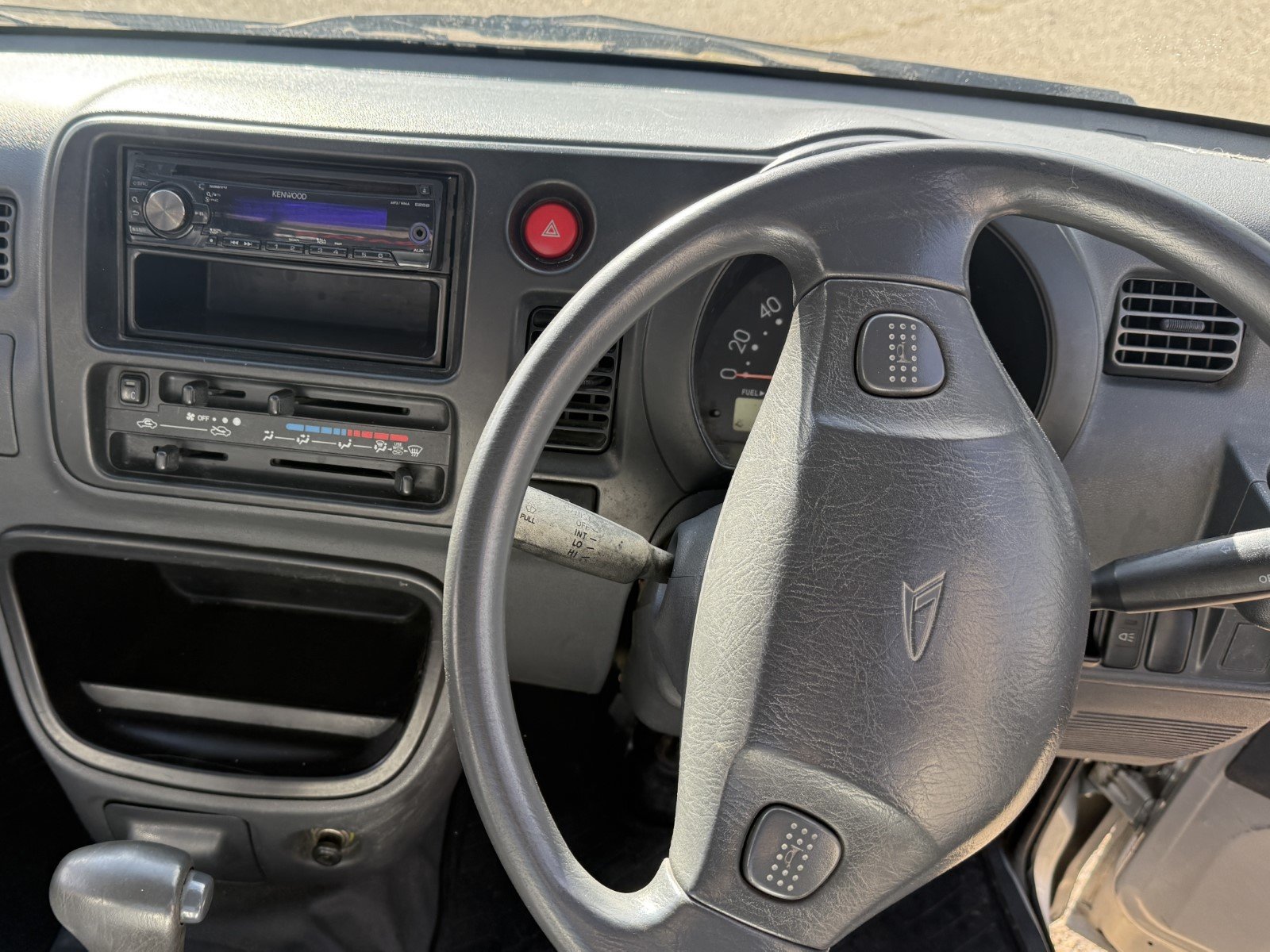 
								2005 Daihatsu Hijet 4WD #92 full									