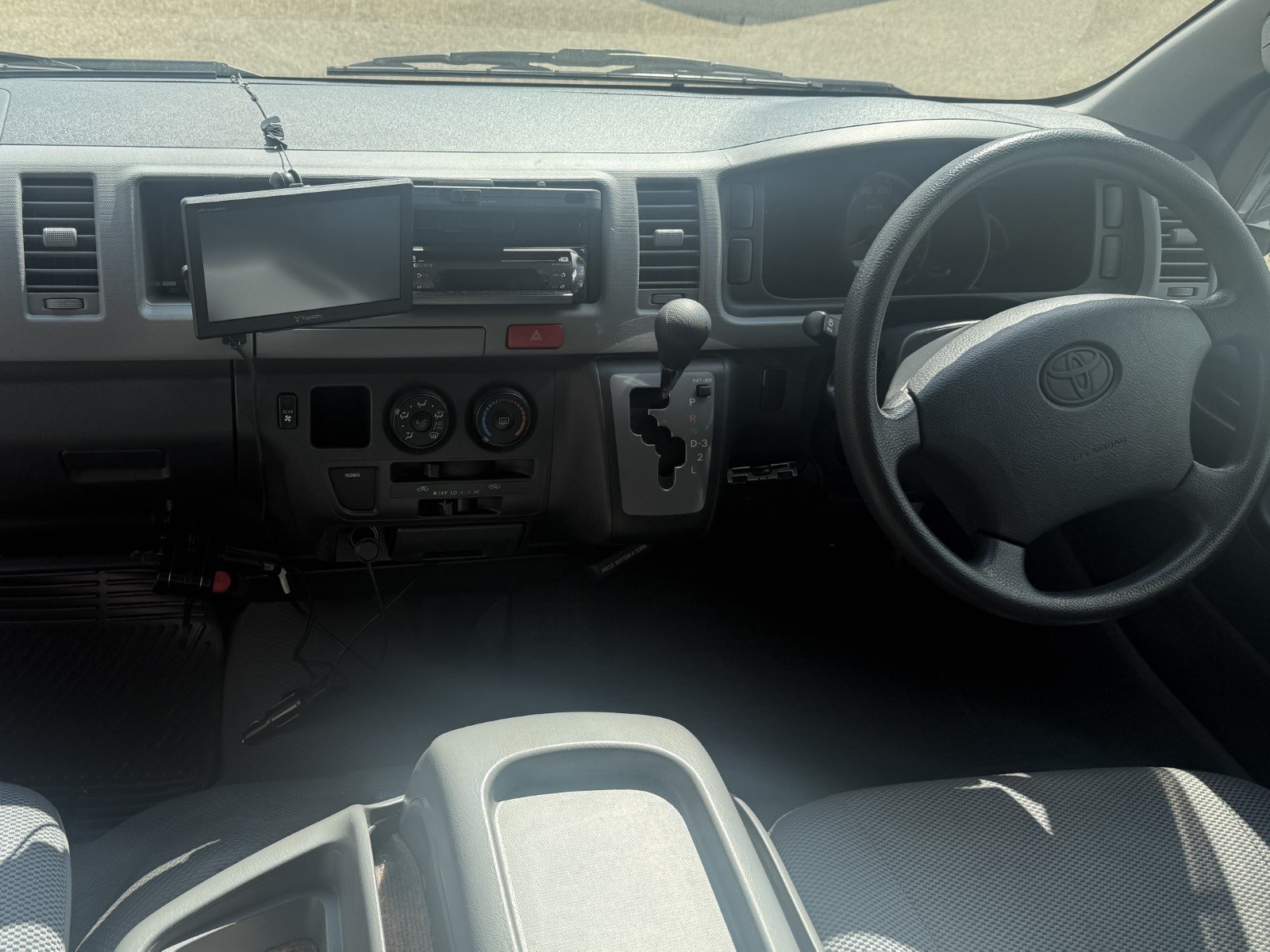 
								2005 Toyota Hiace Campervan 4WD #172 full									