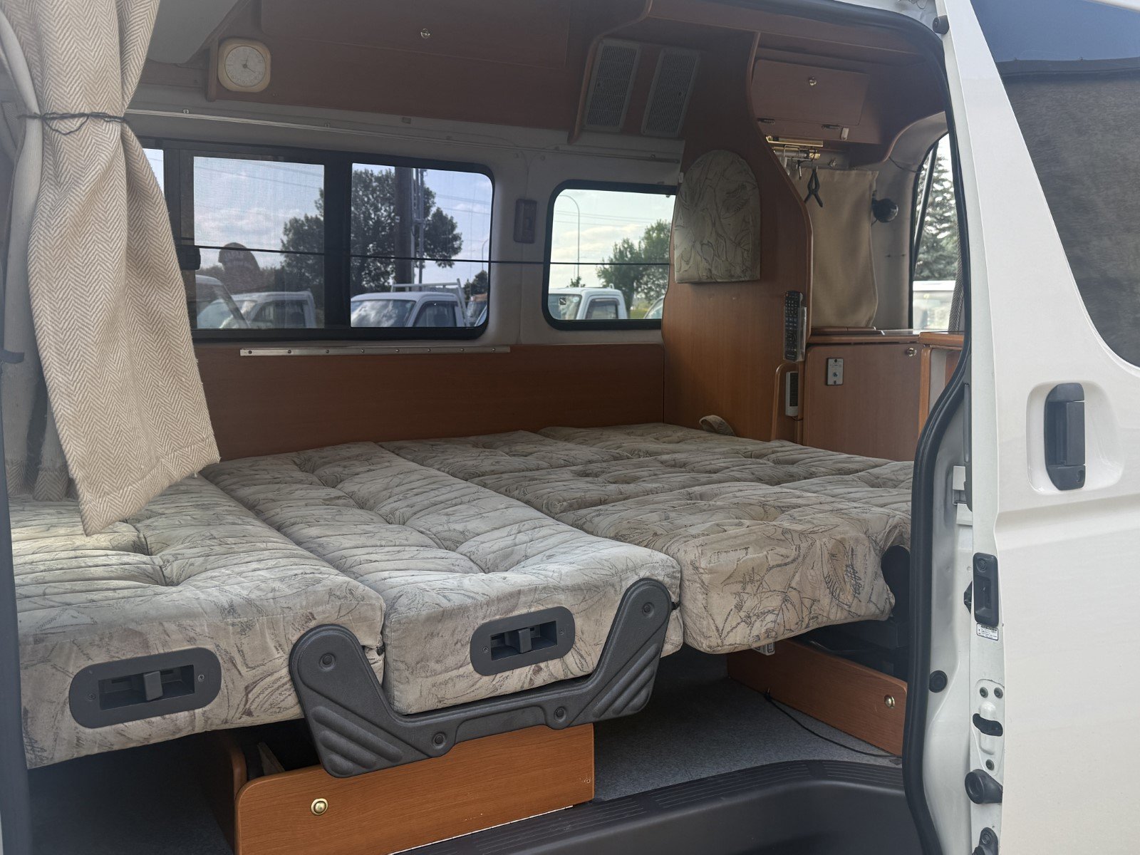 
								2005 Toyota Hiace Campervan 4WD #172 full									