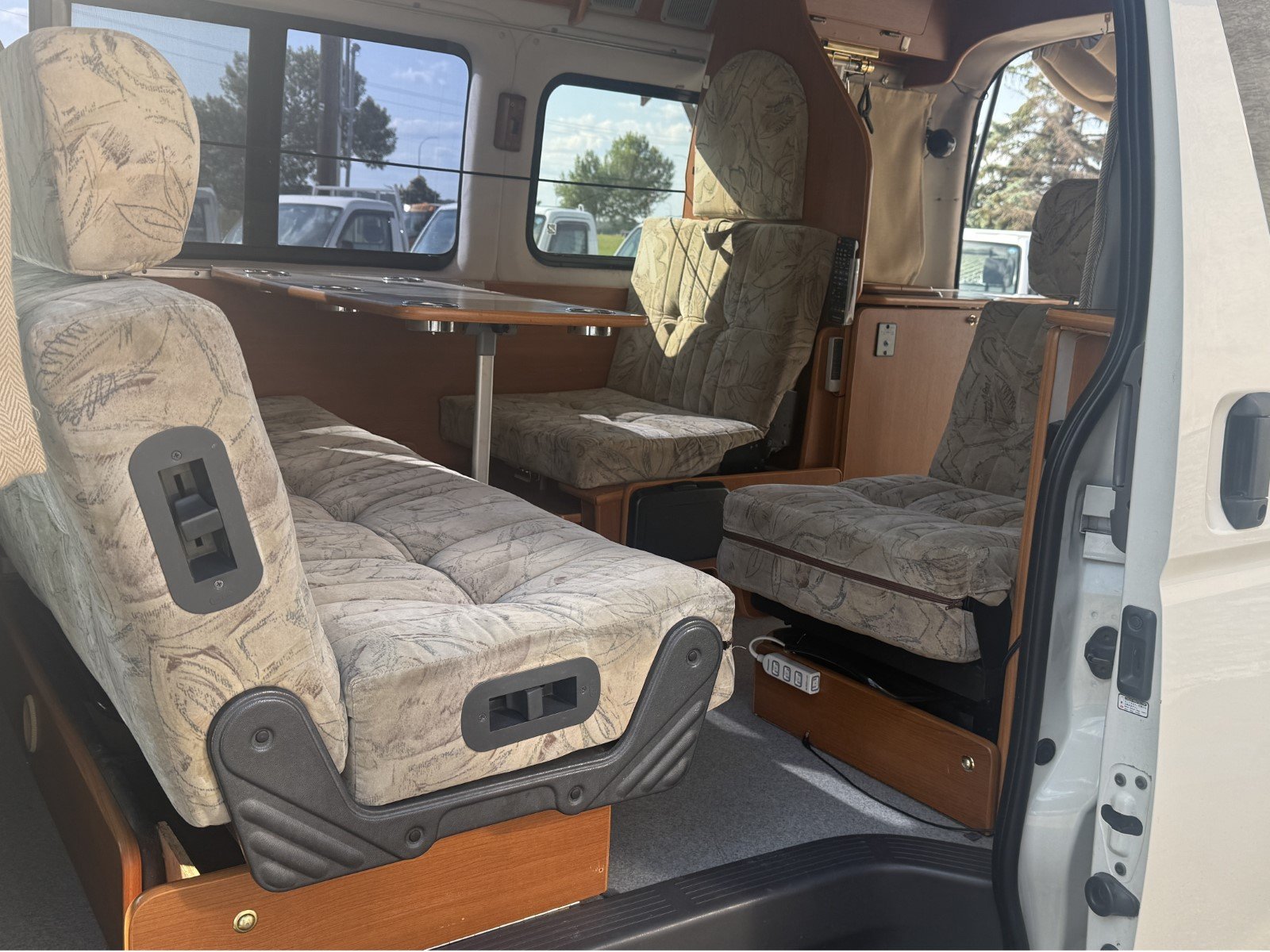 
								2005 Toyota Hiace Campervan 4WD #172 full									