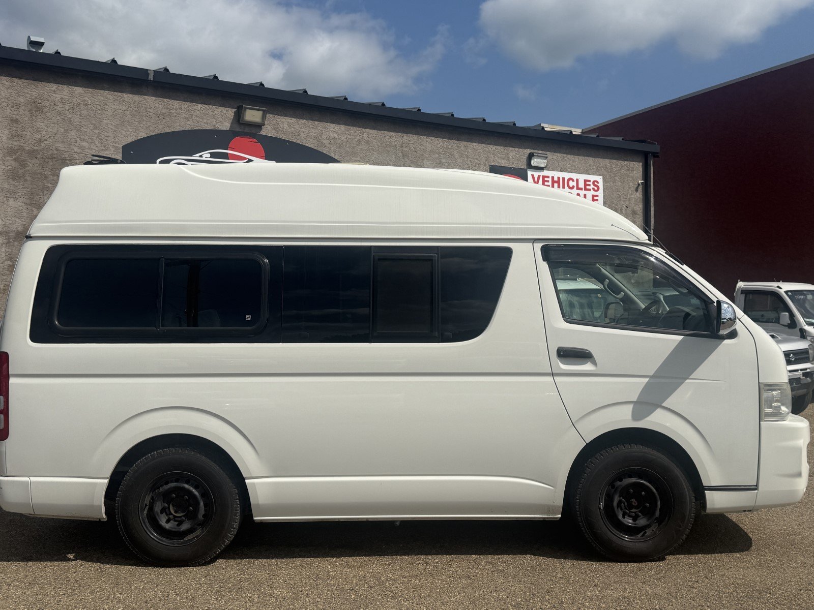 
								2005 Toyota Hiace Campervan 4WD #172 full									