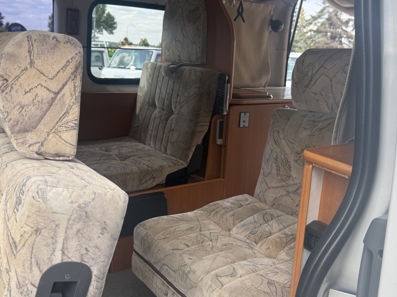 
								2005 Toyota Hiace Campervan 4WD #172 full									