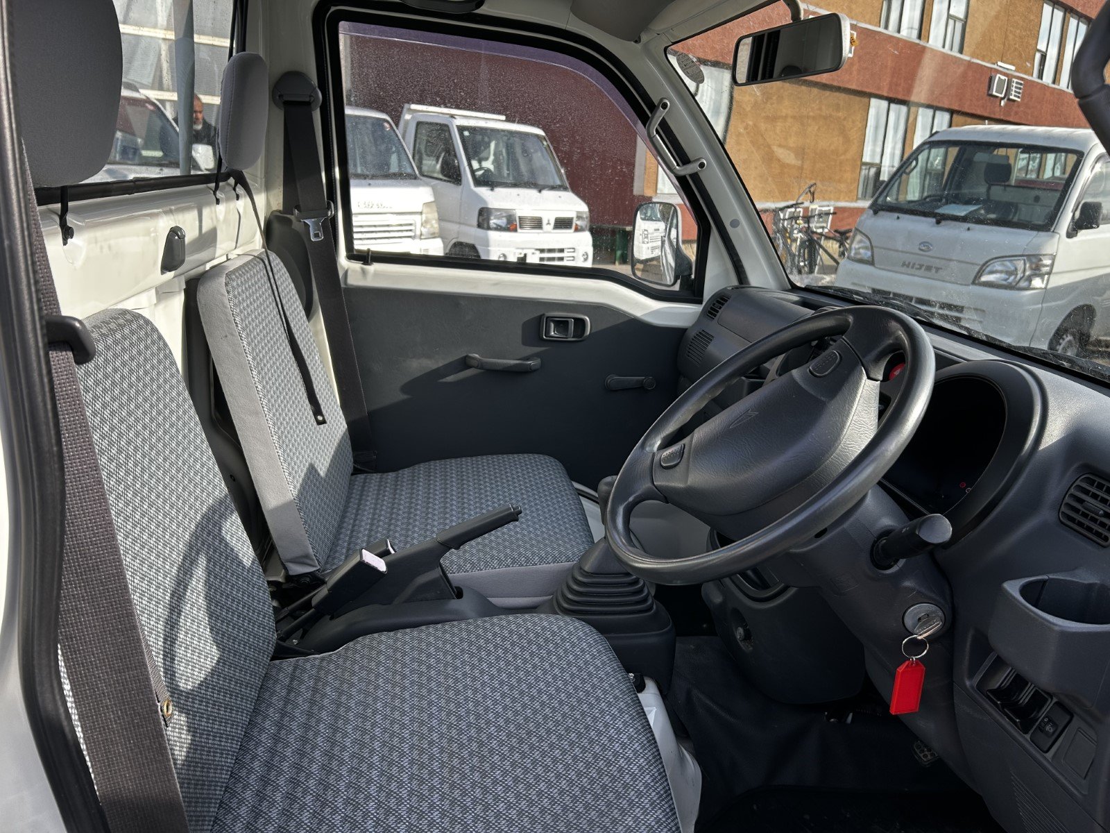 
								2006 Daihatsu Hijet 4WD #88 full									