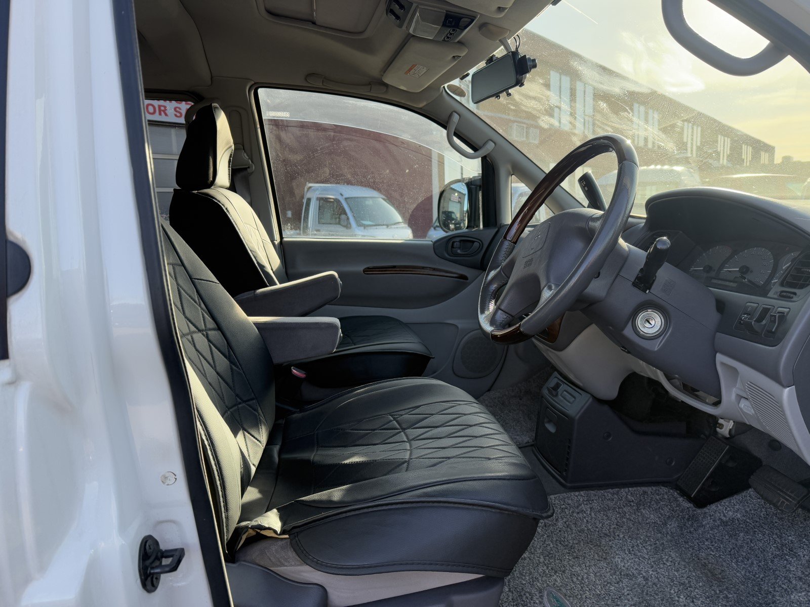 
								2006 Mitsubishi Delica Space Gear 4WD #AA006 full									