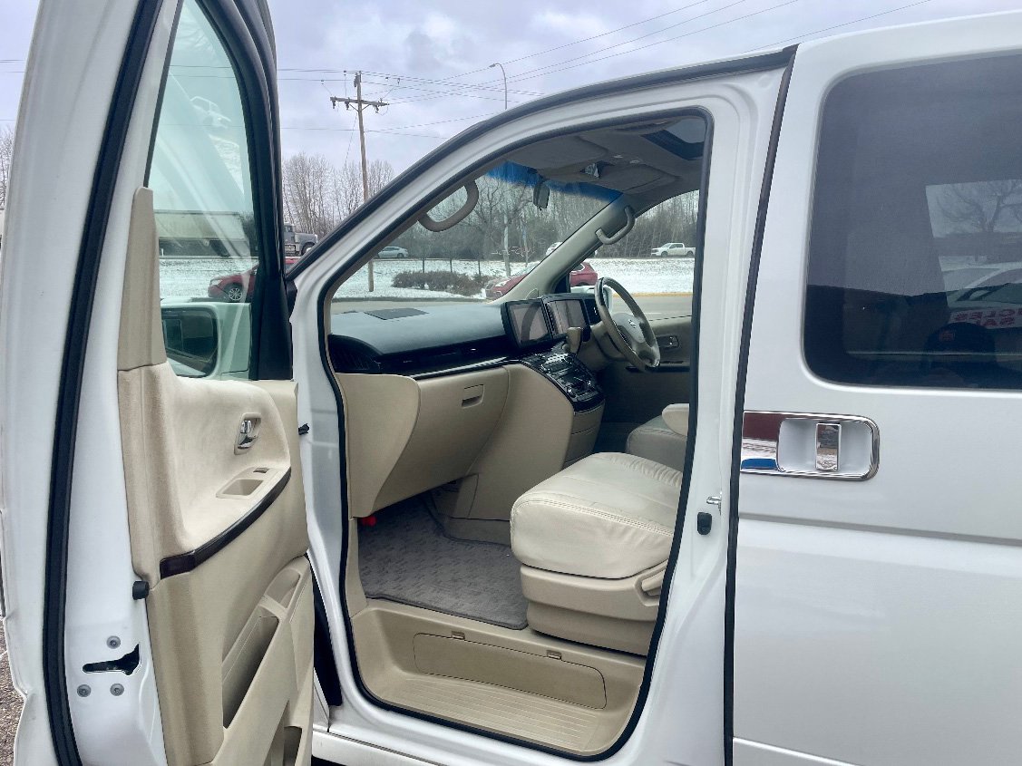 
								2007 Nissan Elgrand Devon #6 full									