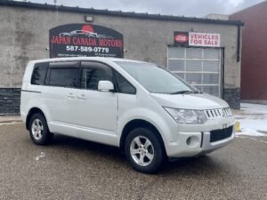 2008 Mitsubishi Delica D5 4WD #3