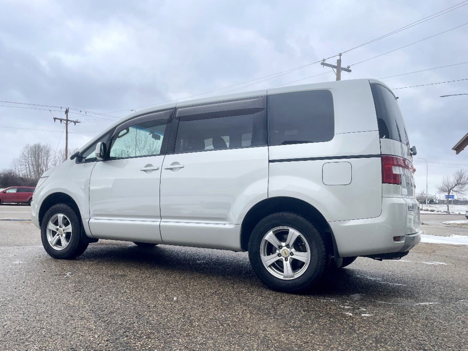 
								2008 Mitsubishi Delica D5 4WD #3 full									