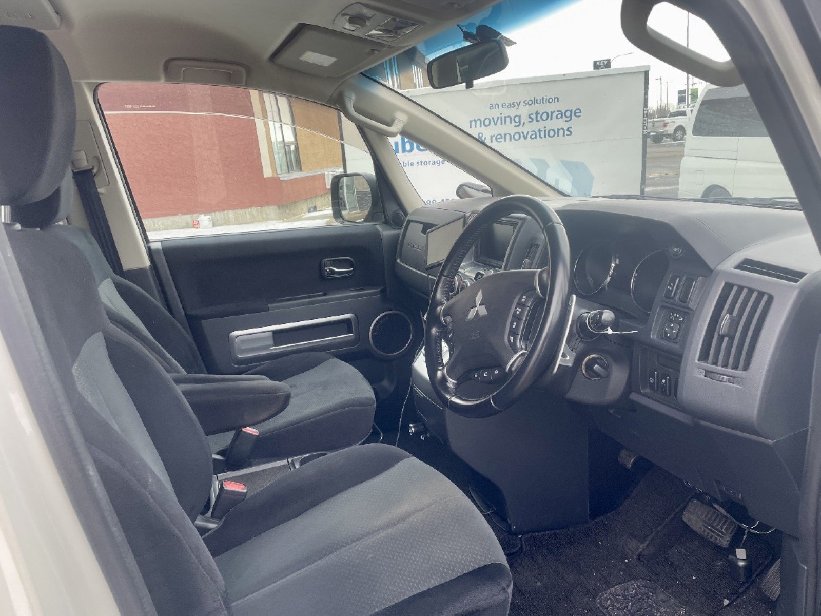 
								2008 Mitsubishi Delica D5 4WD #3 full									