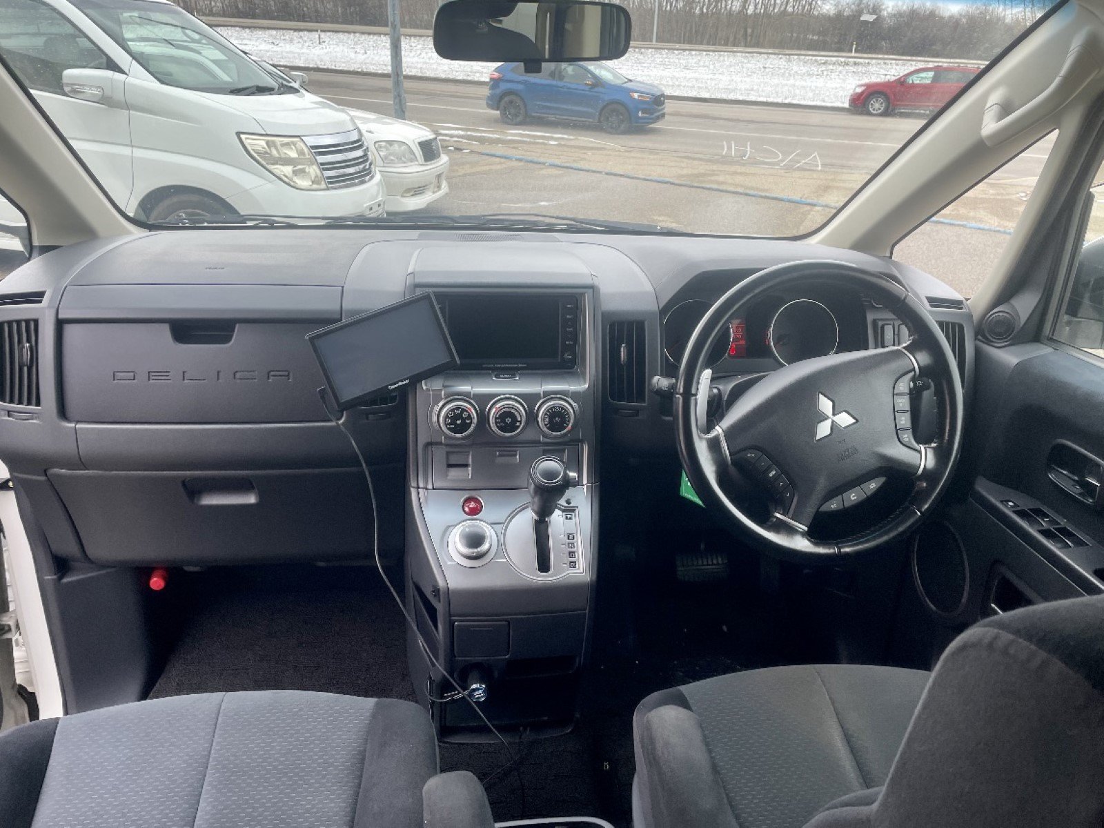 
								2008 Mitsubishi Delica D5 4WD #3 full									