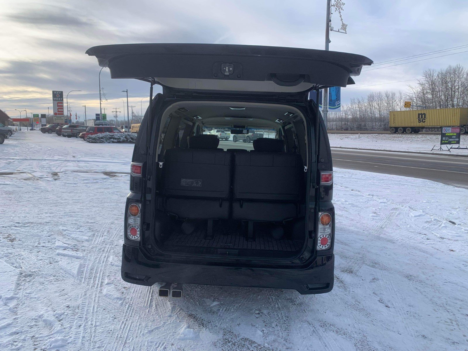 
								2008 Nissan Elgrand #21 full									