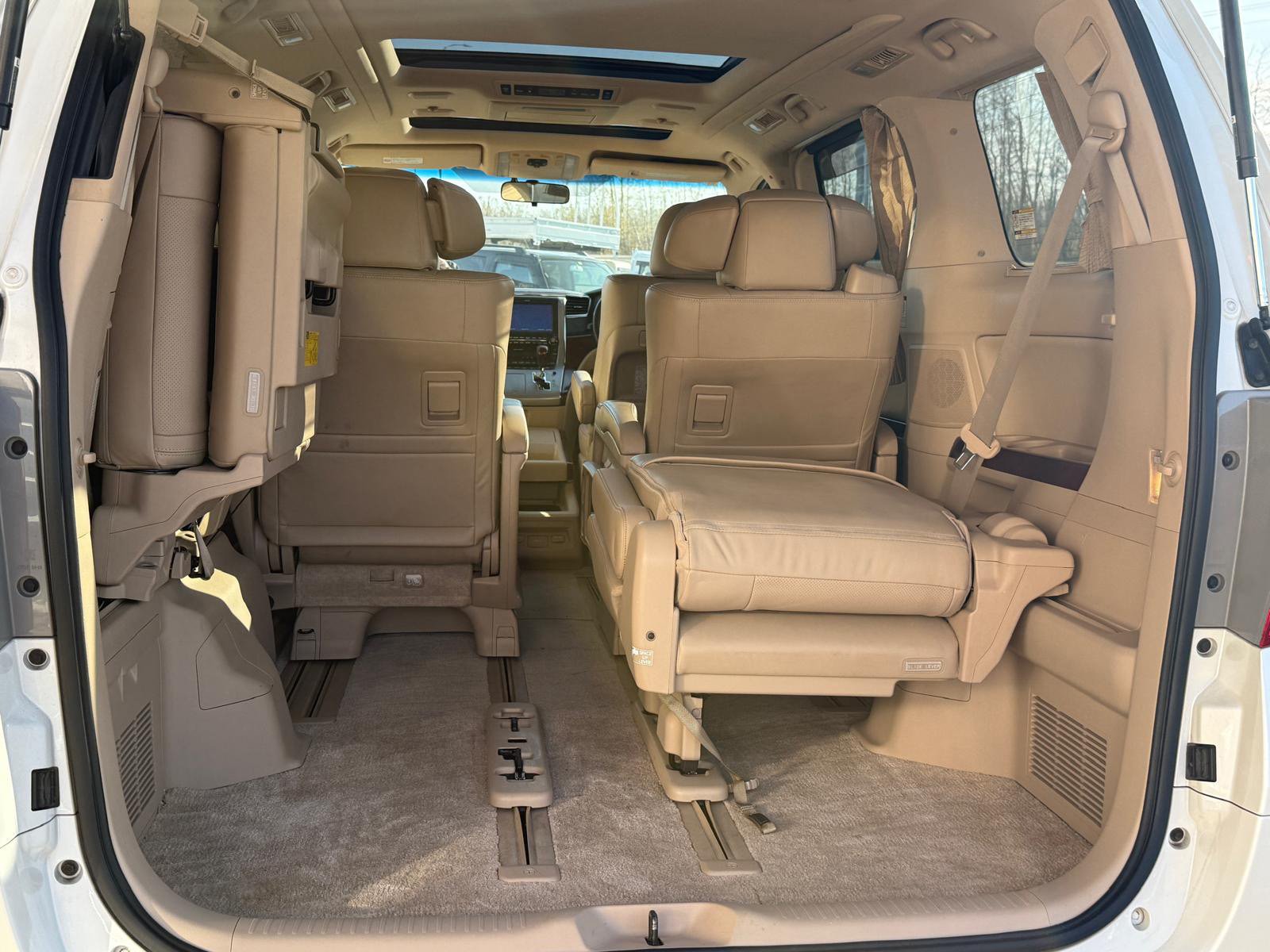 
								2008 Toyota Alphard #25 full									