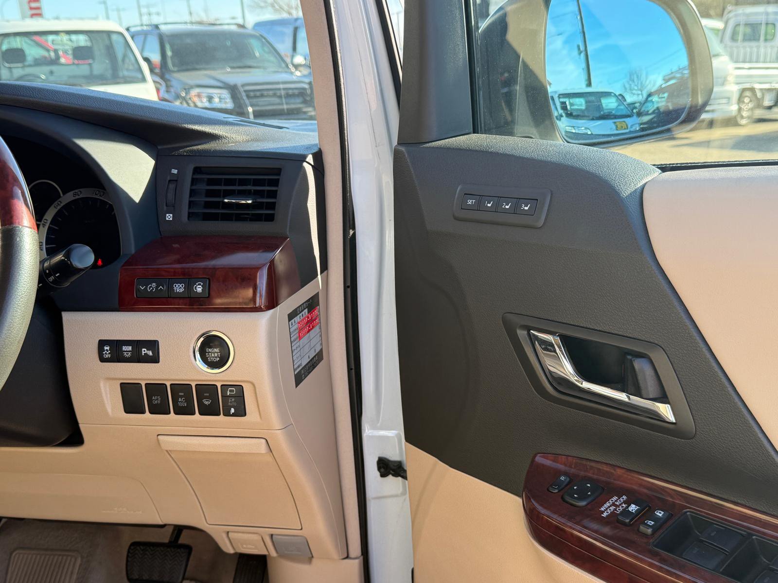 
								2008 Toyota Alphard #25 full									