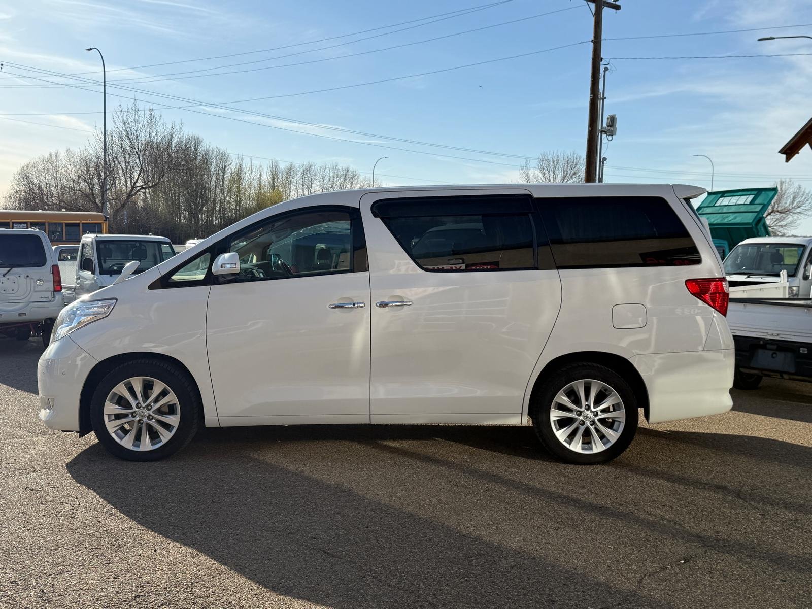 
								2008 Toyota Alphard #25 full									