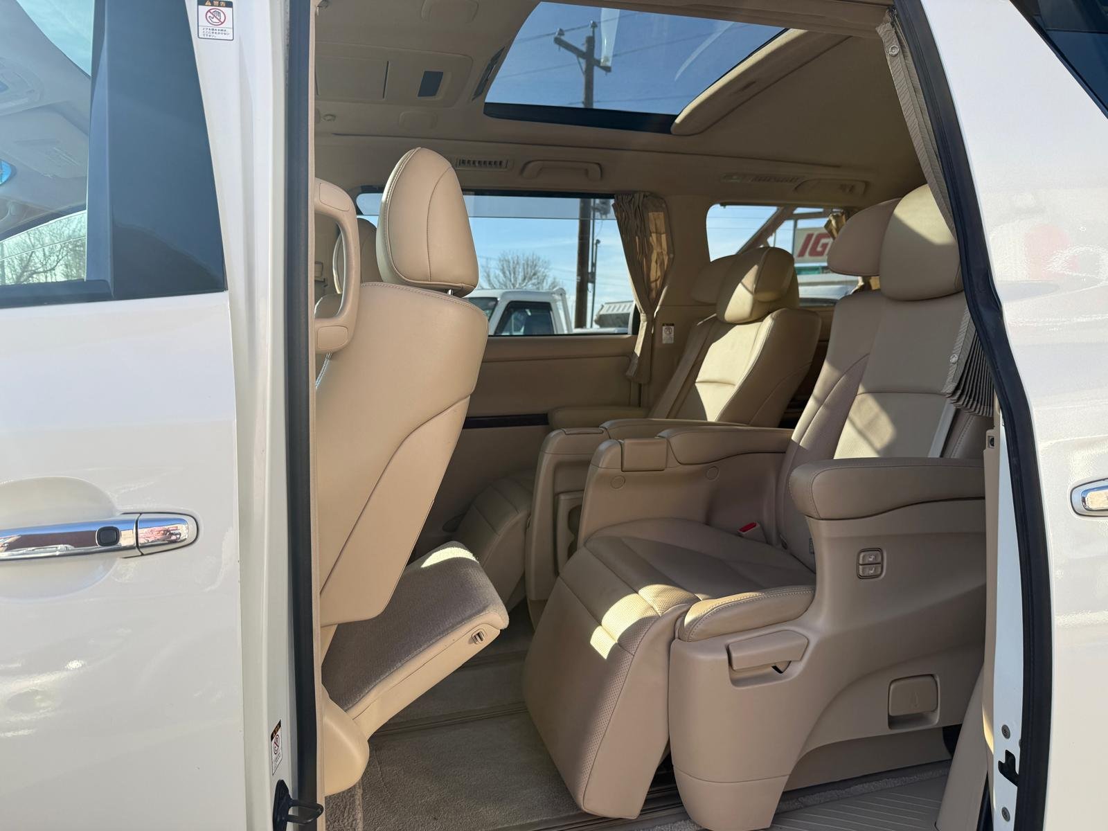 
								2008 Toyota Alphard #25 full									
