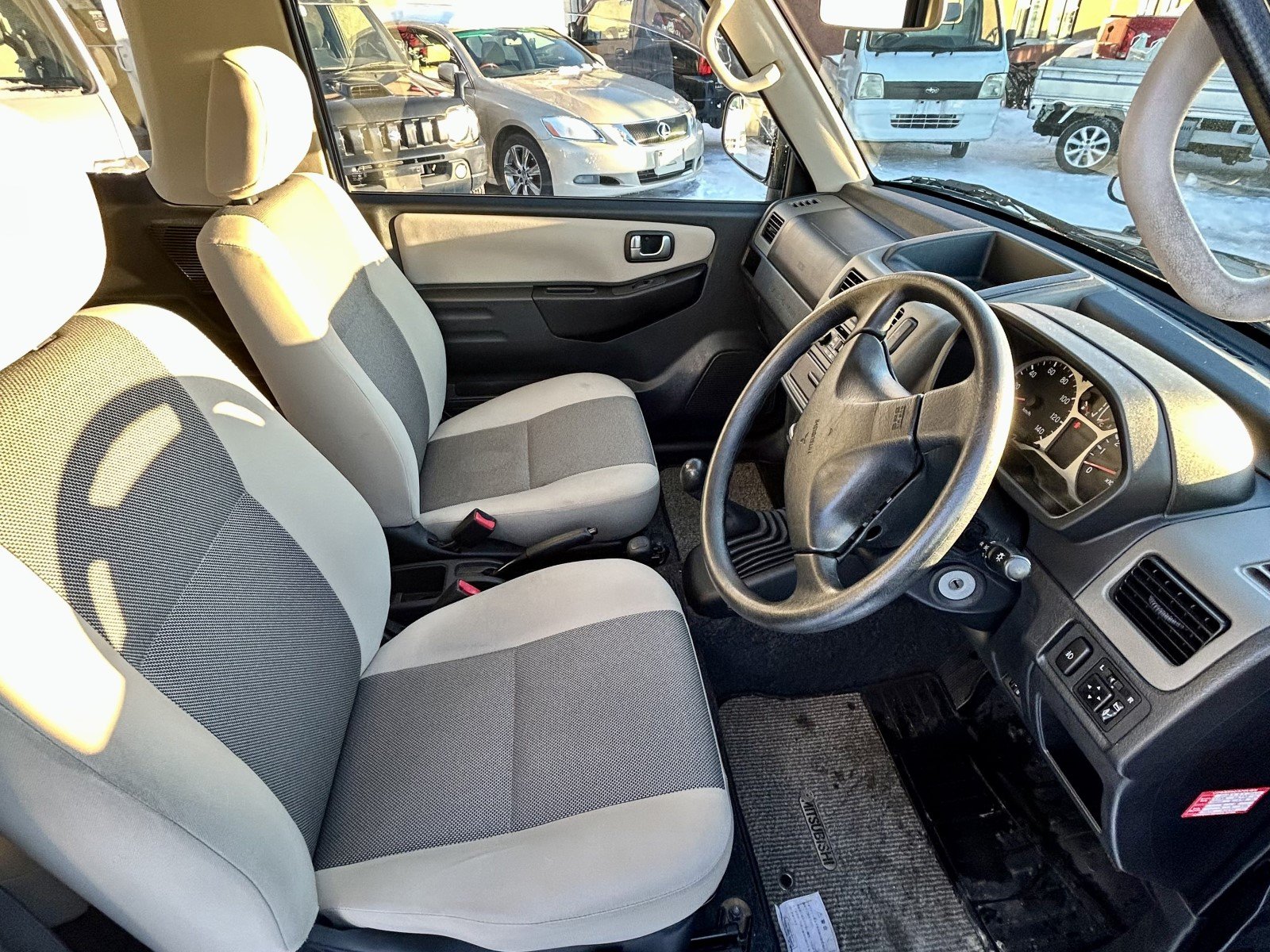 
								2009 Mitsubishi Pajero Mini 4WD #64 full									