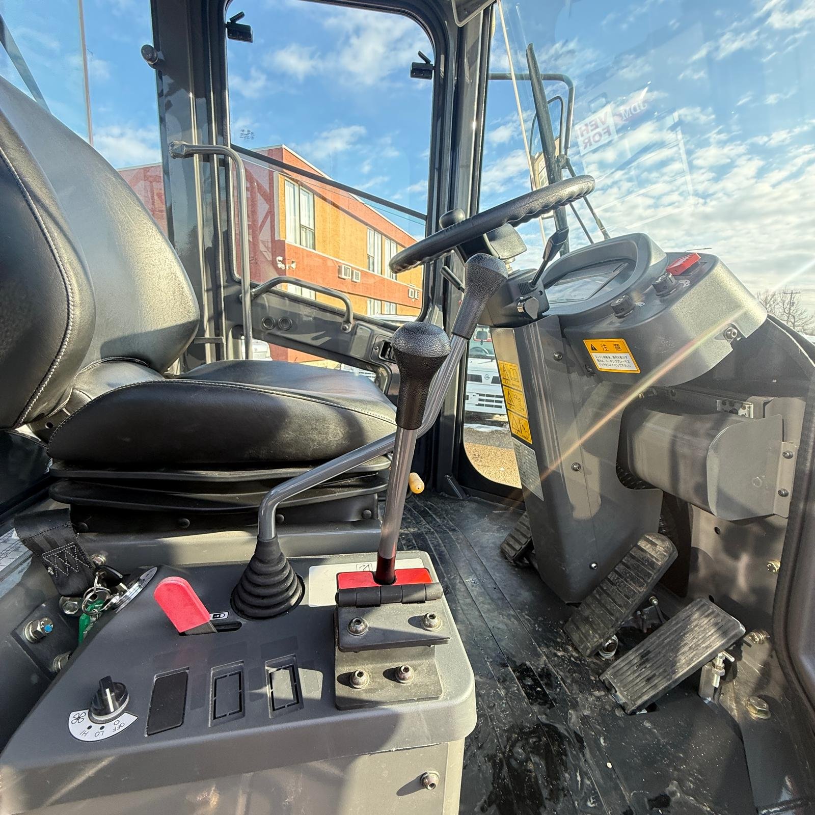 
								2010 Hitachi Wheel Loader 30HP full									